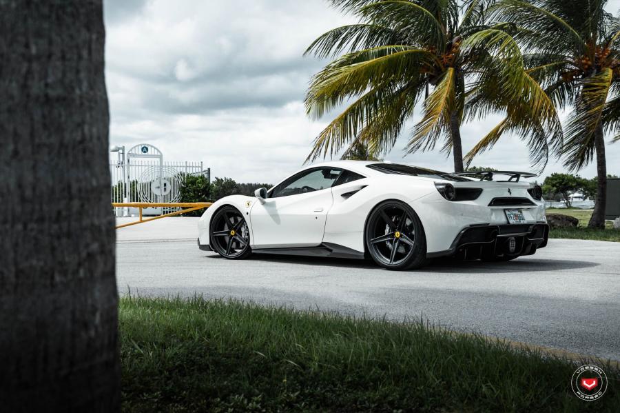  Ferrari 488 GTB on Vossen Wheels (M-X5) 2018 года  (фото 16 из 22)